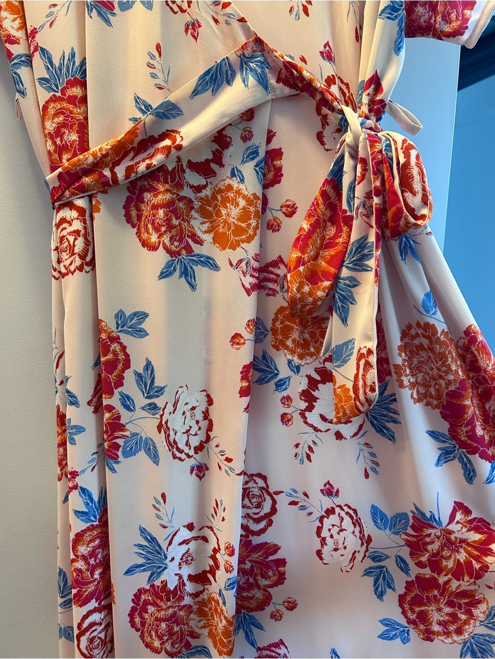 Floral wrap wedding guest dress - Picture 5 of 13